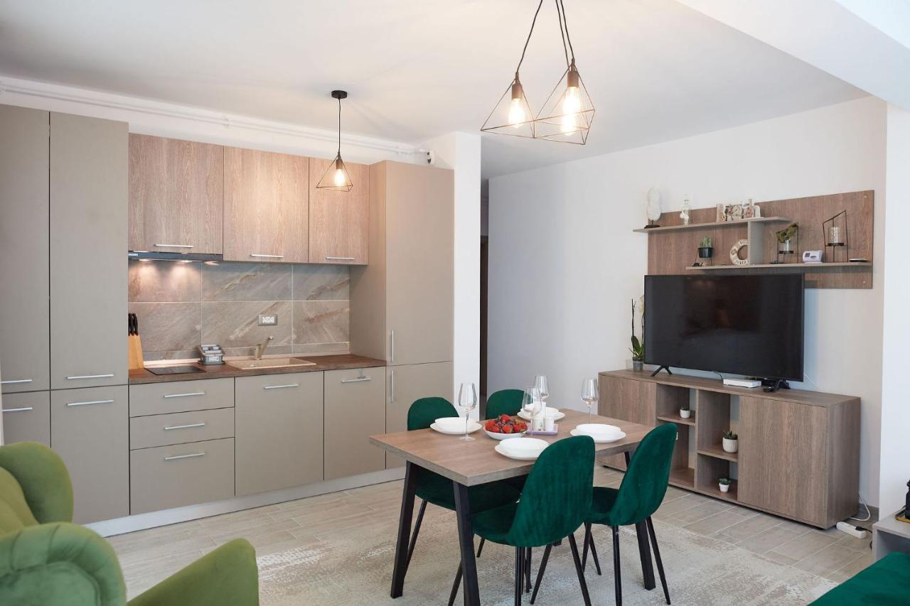 Sea La Vie 2Br Apt Spa N Pool Beach Resort Năvodari Екстериор снимка